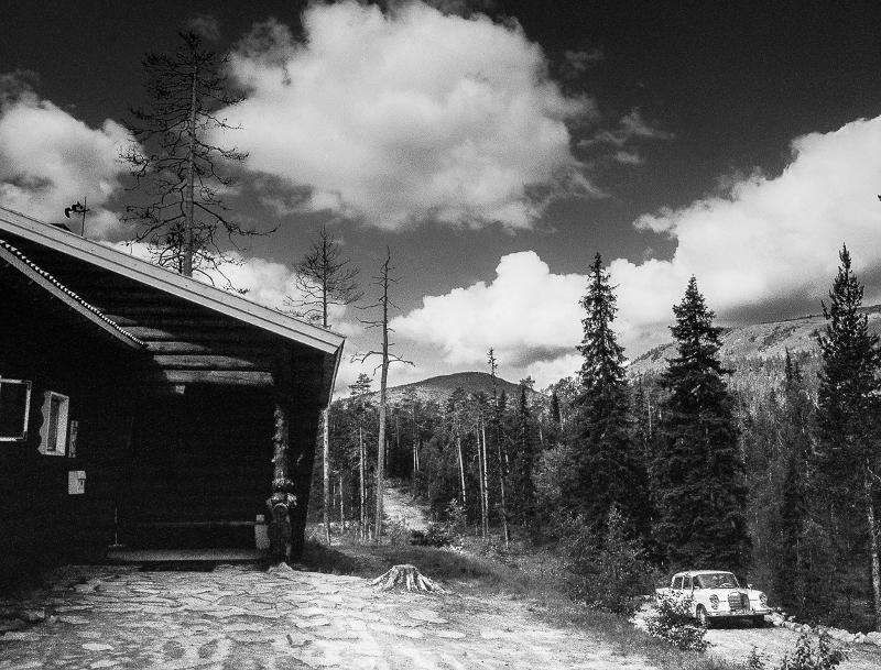 Pyhän Alamaja 1966 © Risto Lounema mersu